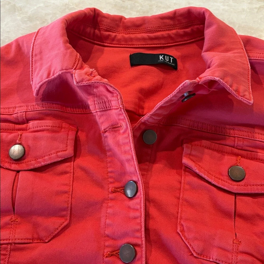 KUT women’s twill colored denim jacket. - Picture 3 of 16